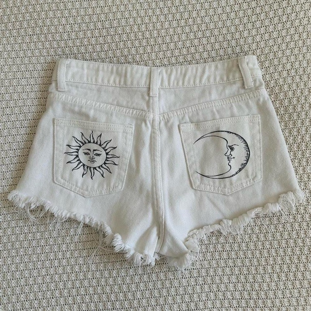 White Frayed Hem Women’s Sun & Moon Shorts - Picture 1 of 8